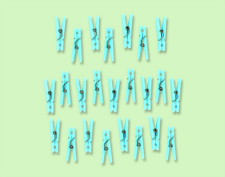 Clothespin Blue Favor 24pc